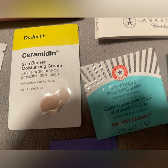 Custom make up & beauty deluxe 11 sample bag w/3 bonus full size items(1… - Picture 12 of 16